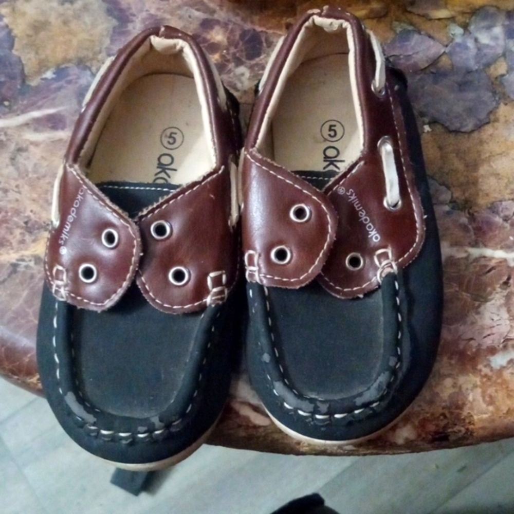 Boys shoes